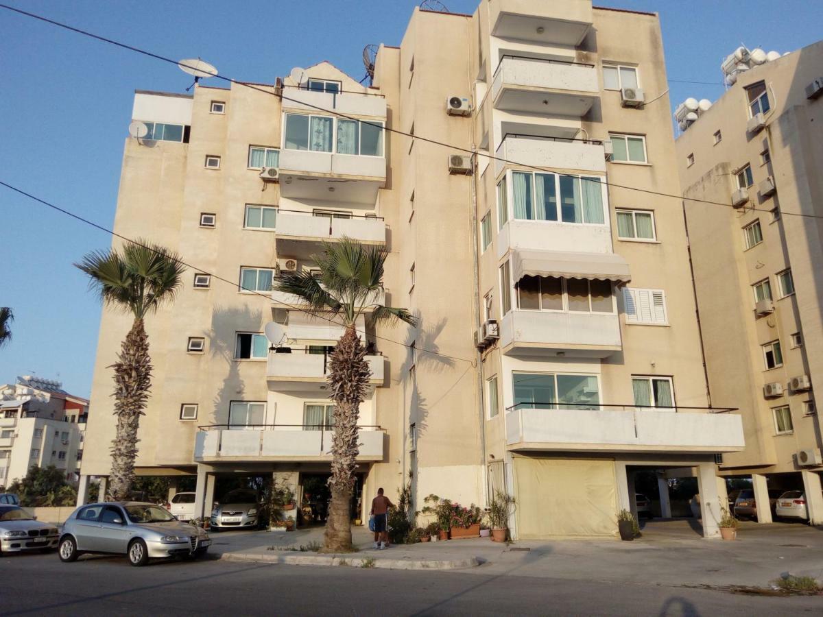 Lighthouse Apartment Larnaca Exterior photo